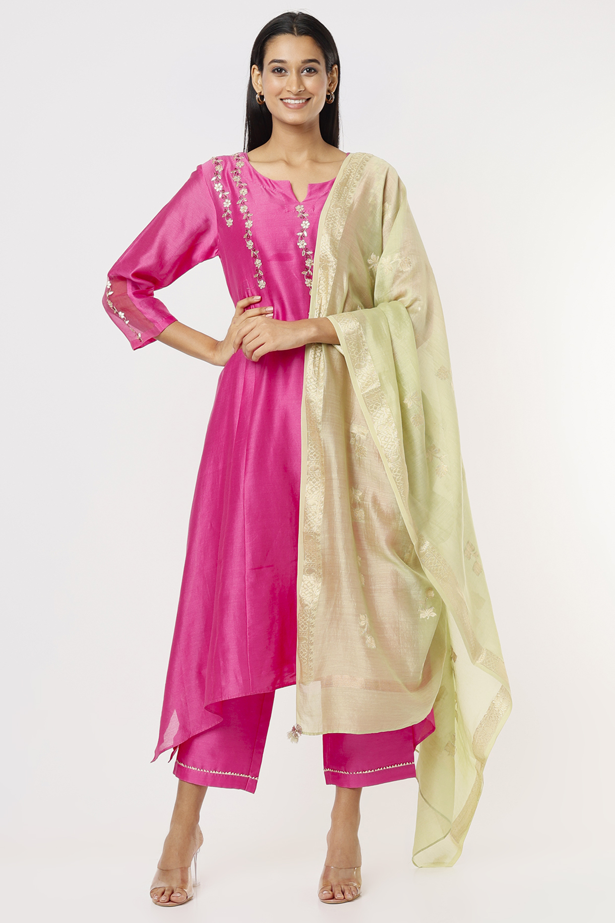 Fuschia Silk Chanderi Kurta Set by Label Savi Abbot at Pernia's Pop Up Shop