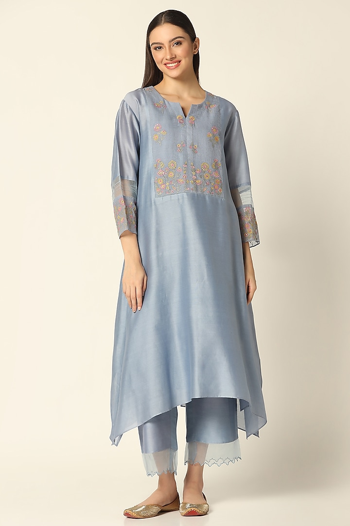 Blue Chanderi Silk Embroidered Kurta Set by Label Savi Abbot