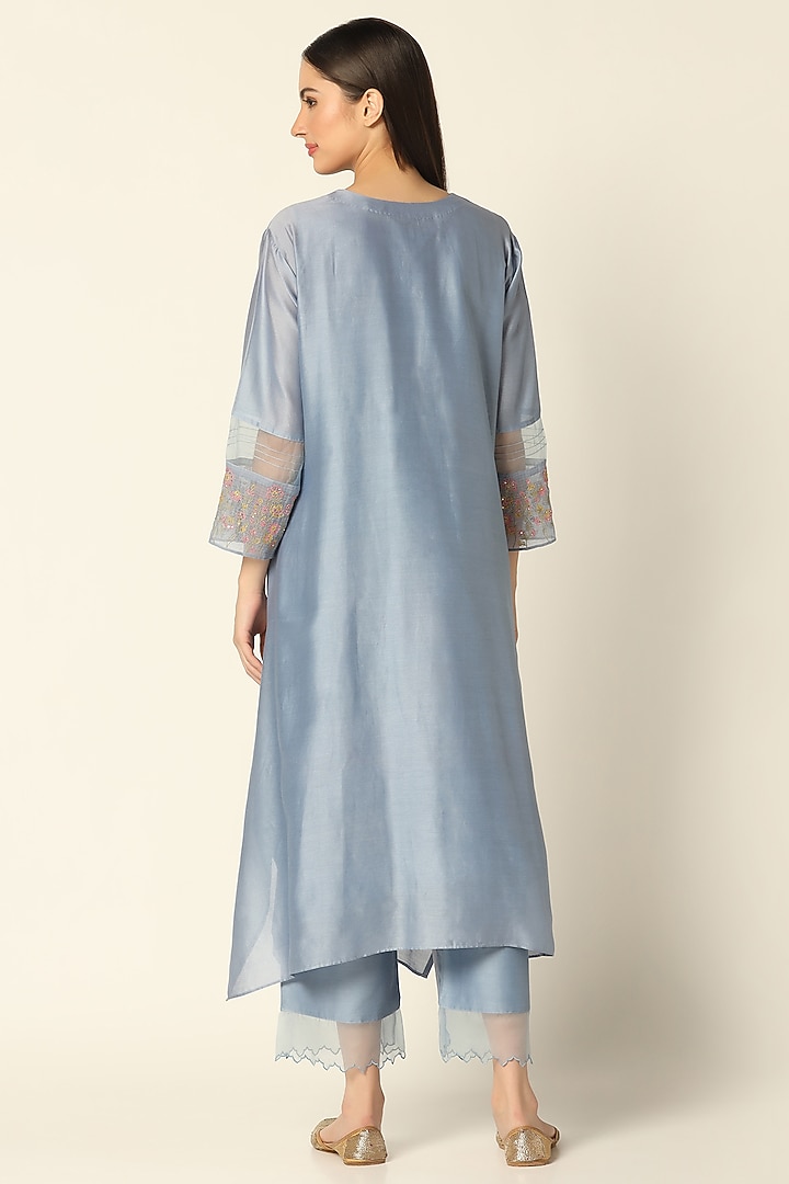 Blue Chanderi Silk Embroidered Kurta Set by Label Savi Abbot at Pernia's Pop Up Shop