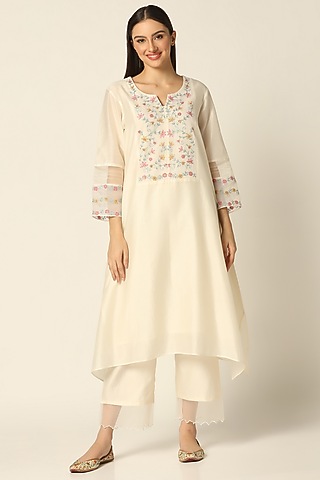 Ecru Chanderi Silk Embroidered Kurta Set by Label Savi Abbot