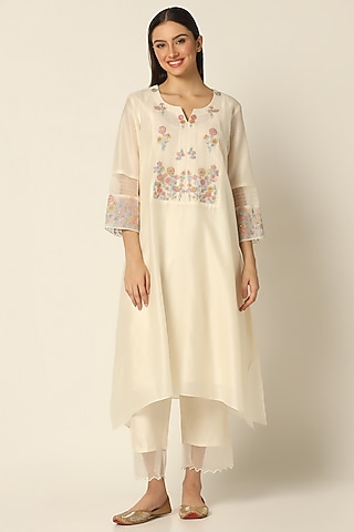 Ecru Chanderi Silk Embroidered Kurta Set by Label Savi Abbot