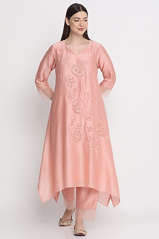 Peach Hand Embroidered Kurta Set by Label Savi Abbot