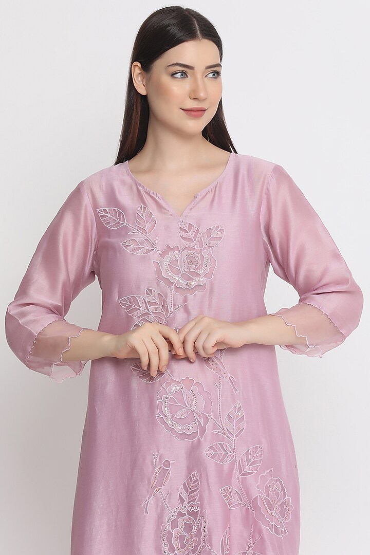 Purple Hand Embroidered Kurta Set by Label Savi Abbot at Pernia's Pop Up Shop
