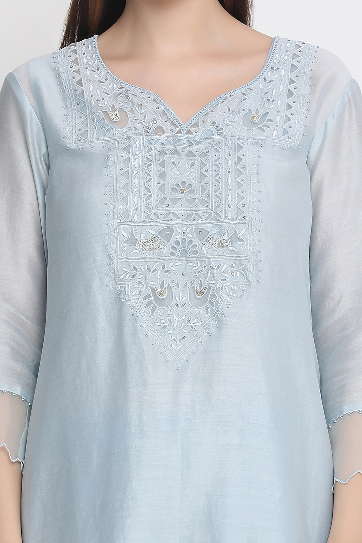 Powder Blue Hand Embroidered Kurta Set by Label Savi Abbot at Pernia's Pop Up Shop