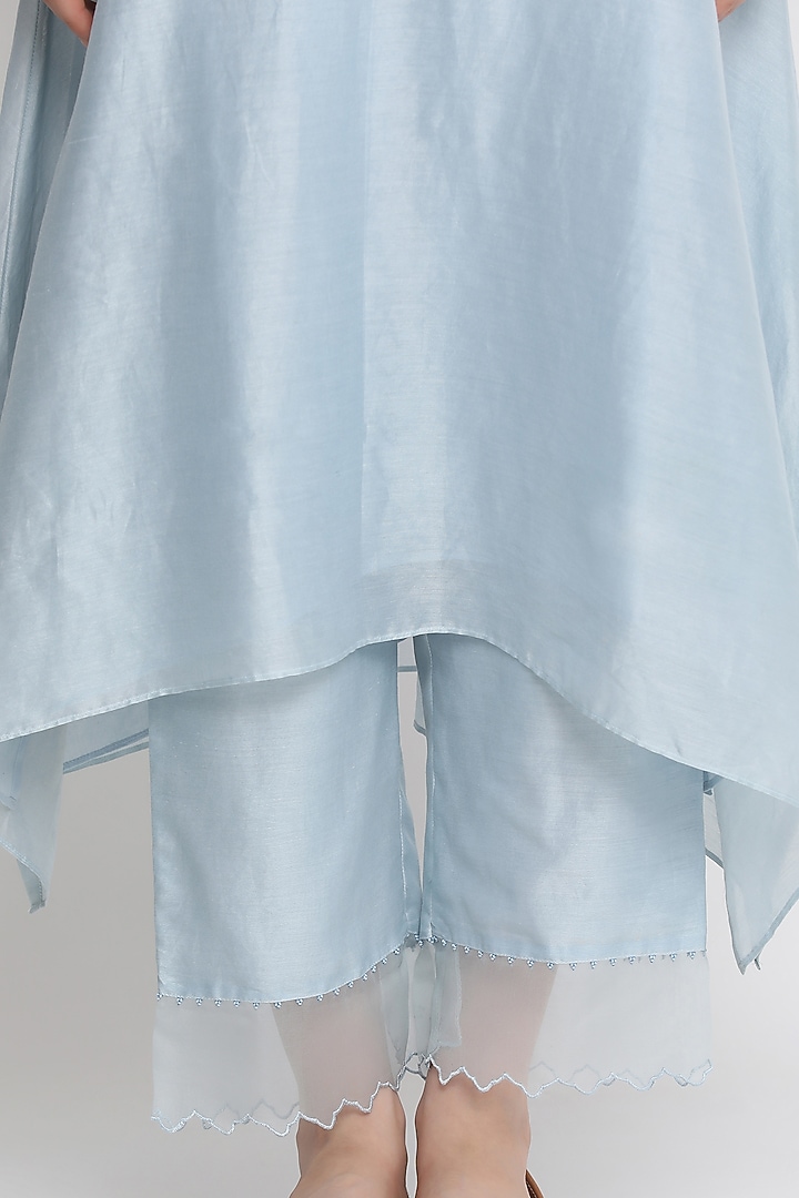 Powder Blue Hand Embroidered Kurta Set by Label Savi Abbot at Pernia's Pop Up Shop