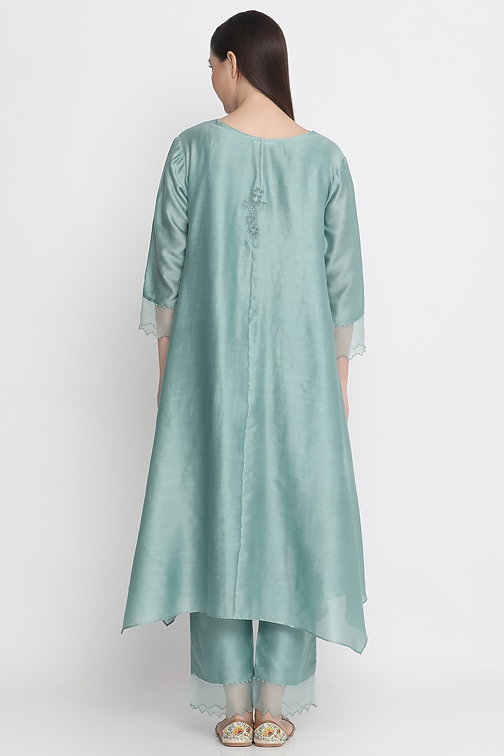 Green Chanderi Embroidered Kurta Set by Label Savi Abbot at Pernia's Pop Up Shop