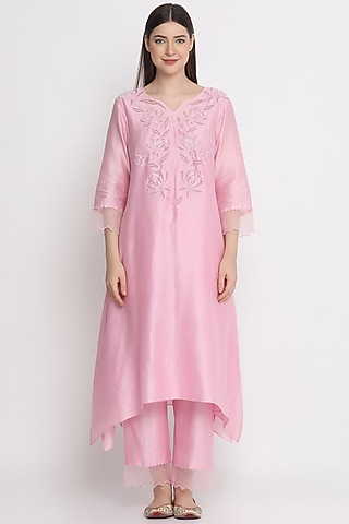 Pink Chanderi Embroidered Kurta Set by Label Savi Abbot