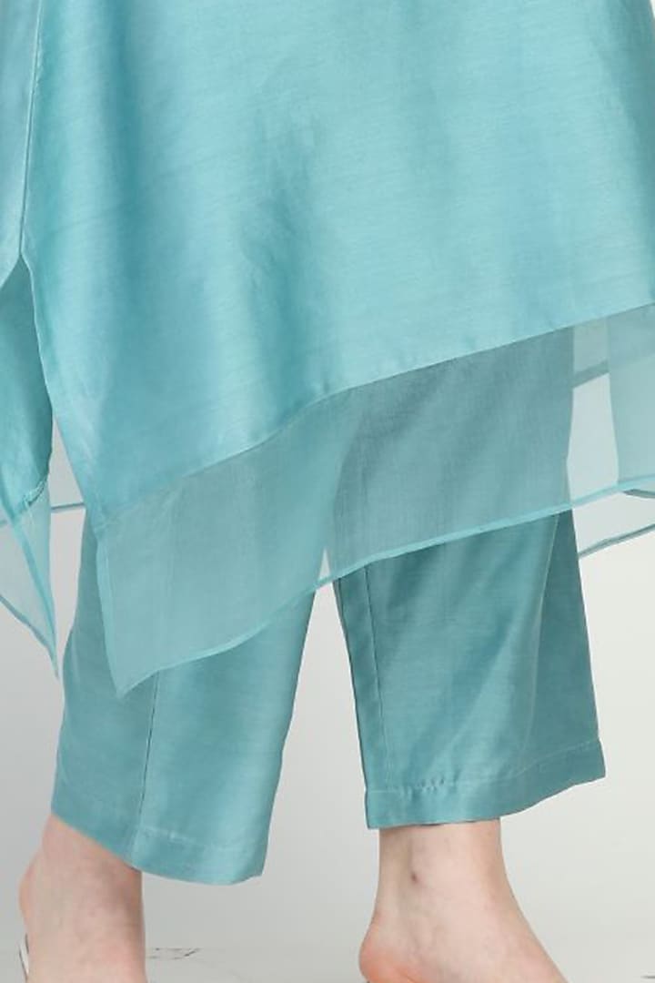 Ice Blue Embroidered Kurta Set by Label Savi Abbot at Pernia's Pop Up Shop