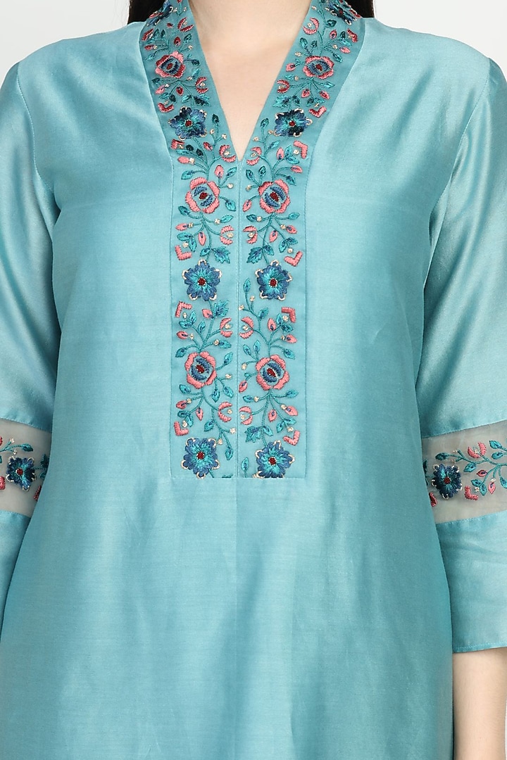 Ice Blue Embroidered Kurta Set by Label Savi Abbot at Pernia's Pop Up Shop