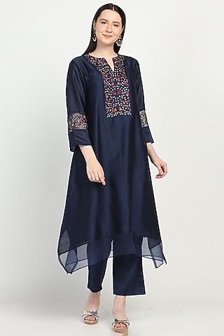 Navy Blue Embroidered Kurta Set by Label Savi Abbot