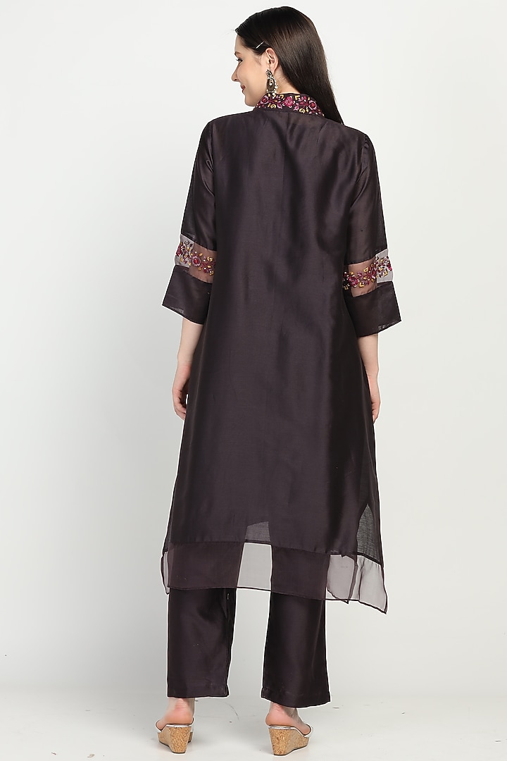 Eggplant Embroidered Kurta Set by Label Savi Abbot at Pernia's Pop Up Shop