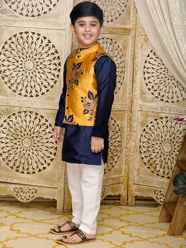 Mustard Printed Bundi Jacket With Kurta Set For Boys by Saka Designs at Pernia's Pop Up Shop