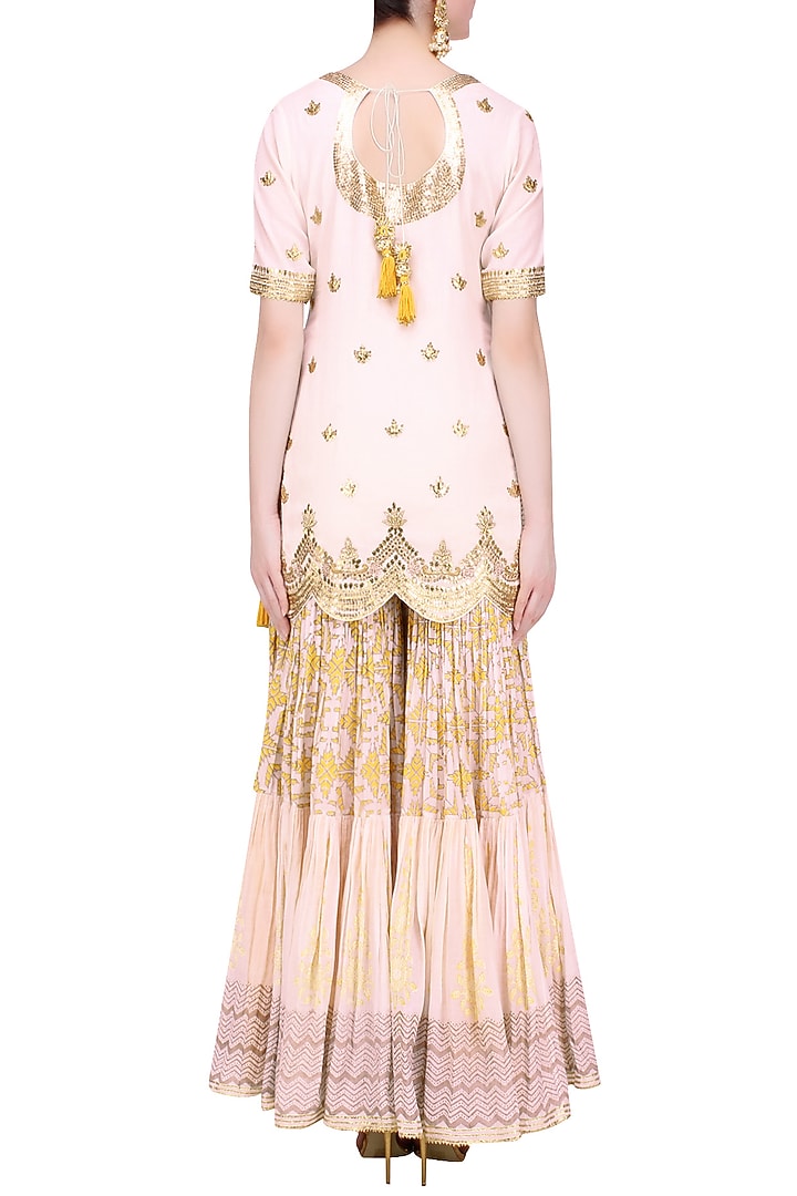 White floral gota patti embroidered kurta and skirt set available only at Pernia's Pop Up Shop.