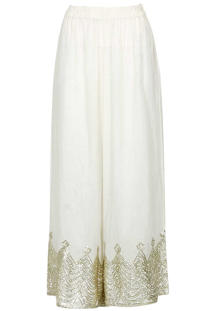 White and silver gota patti work kurta and pyjama set available only at Pernia's Pop Up Shop.