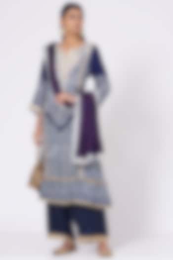 Midnight Blue Embroidered Kurta Set by Sangeeta Kilachand at Pernia's Pop Up Shop