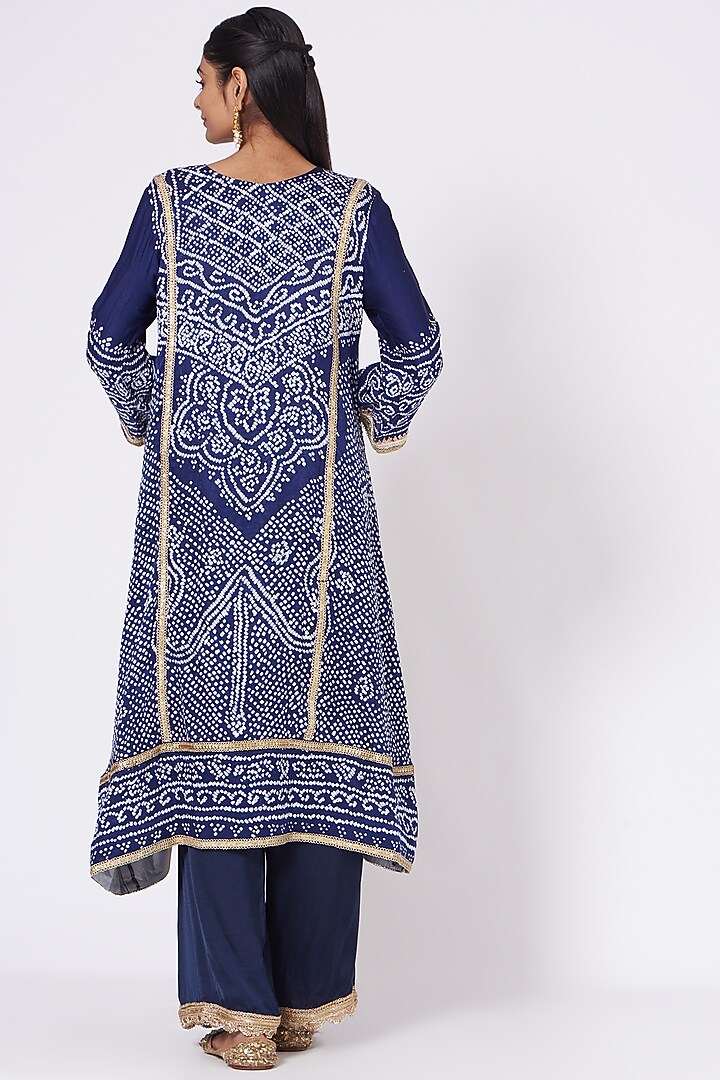 Midnight Blue Embroidered Kurta Set by Sangeeta Kilachand at Pernia's Pop Up Shop