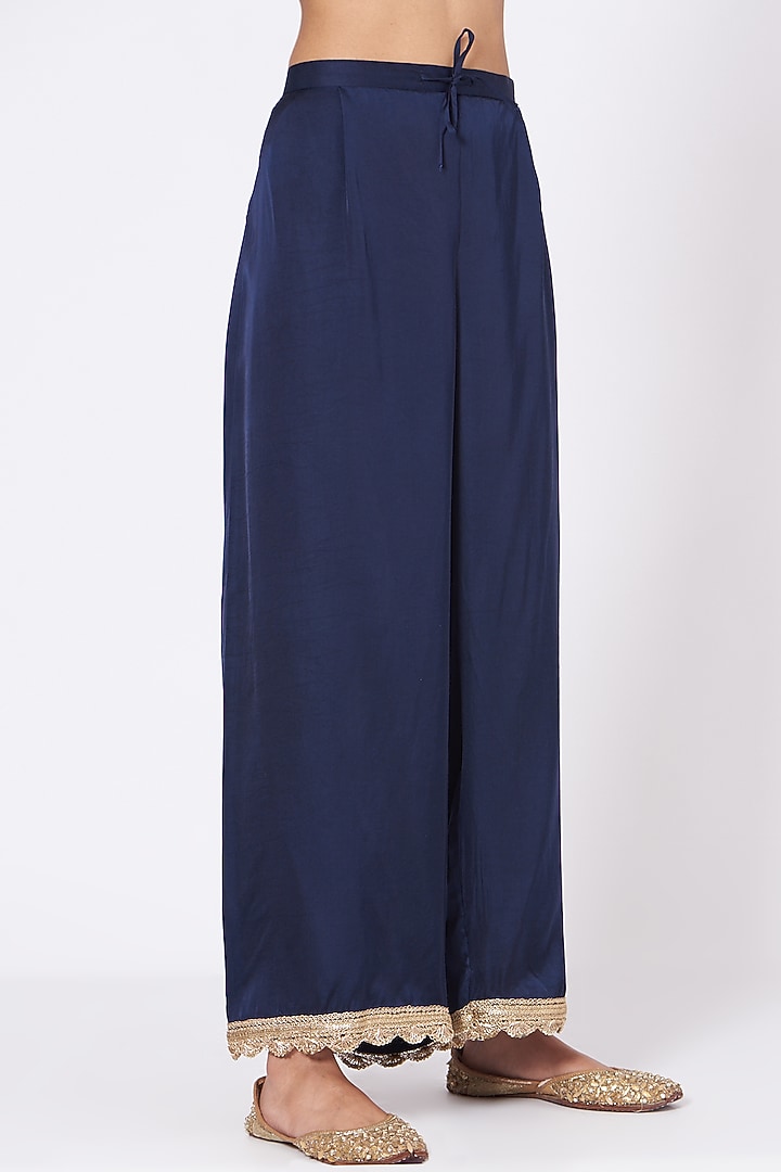 Midnight Blue Embroidered Kurta Set by Sangeeta Kilachand at Pernia's Pop Up Shop