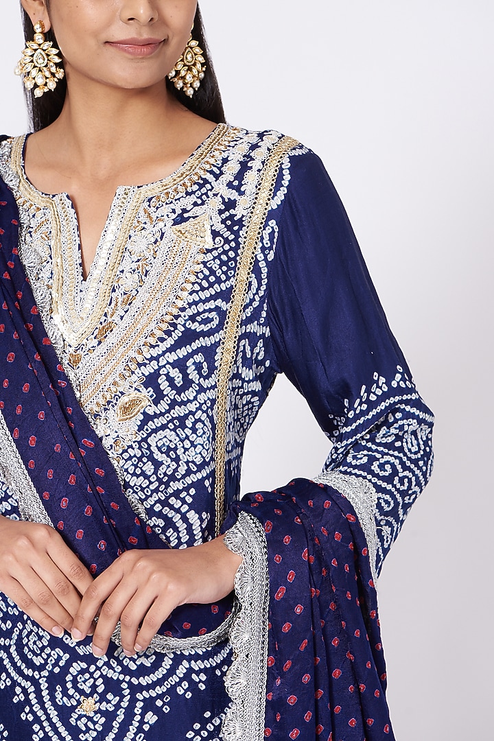 Midnight Blue Embroidered Kurta Set by Sangeeta Kilachand at Pernia's Pop Up Shop