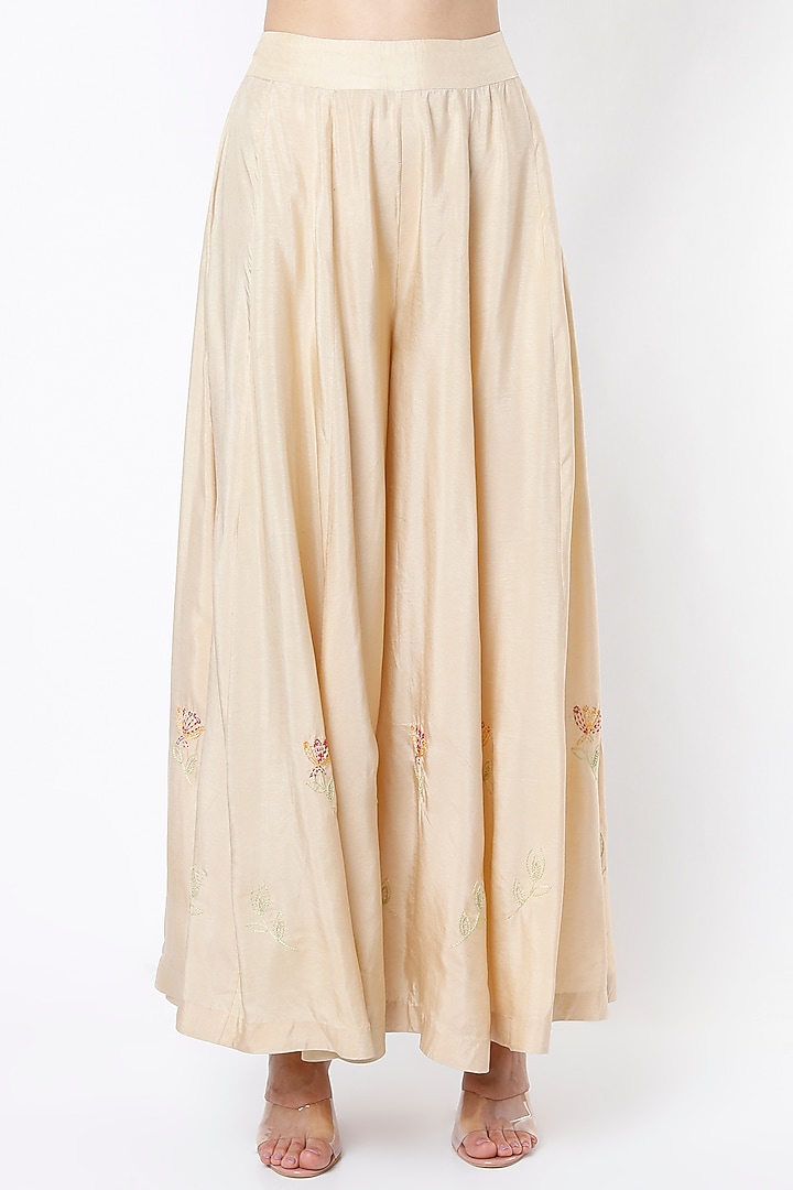 Beige Hand Embroidered Kurta Set by Samad Atelier at Pernia's Pop Up Shop
