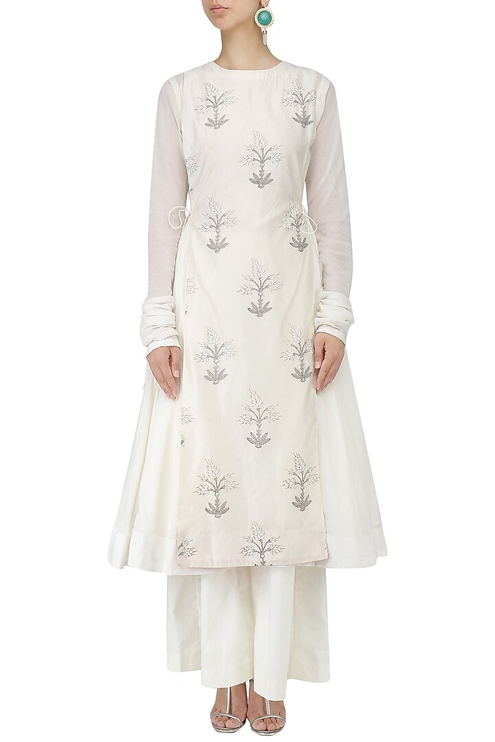 White block printed kalidaar kurta and palazzo pants set available only at Pernia's Pop Up Shop.