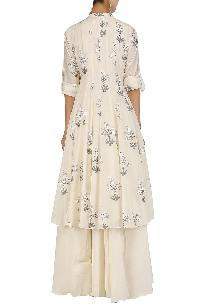 White leaves block print kurta and inner set available only at Pernia's Pop Up Shop.