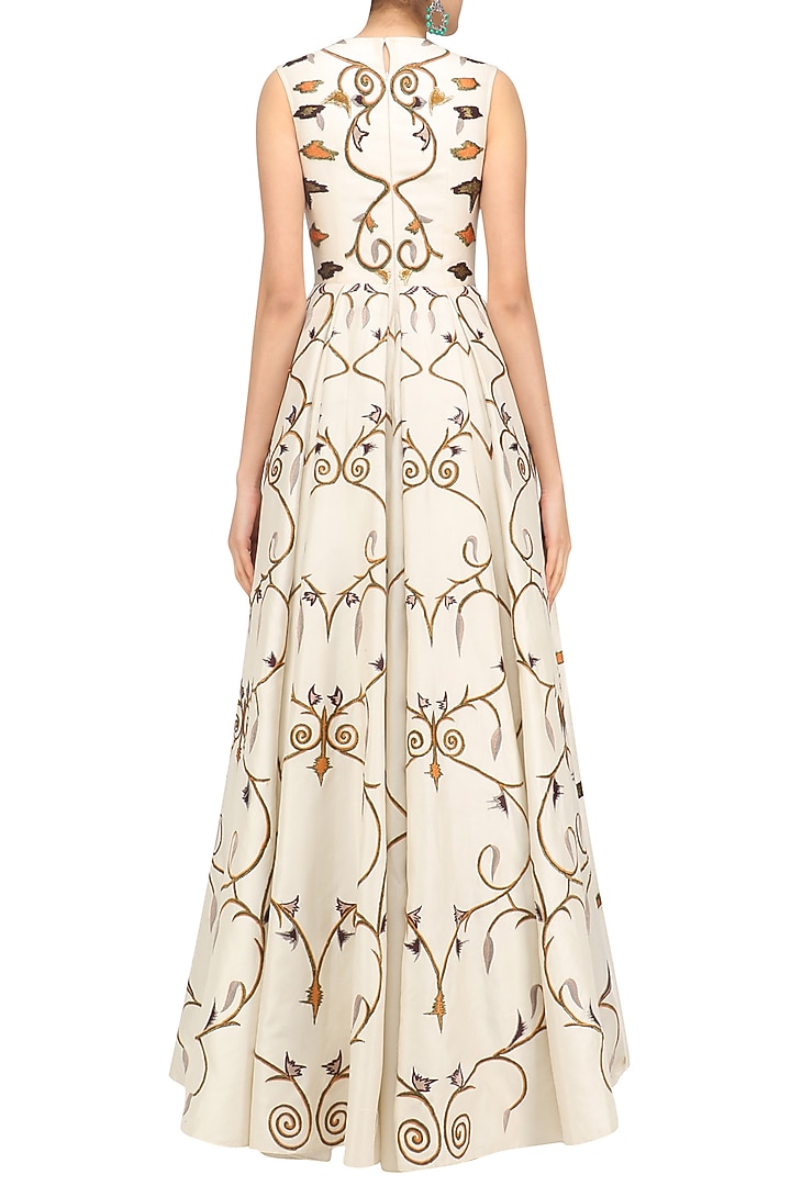 Off white embroidered gown available only at Pernia's Pop Up Shop.