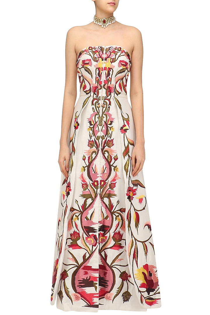 Off white embroidered off shouder gown available only at Pernia's Pop Up Shop.