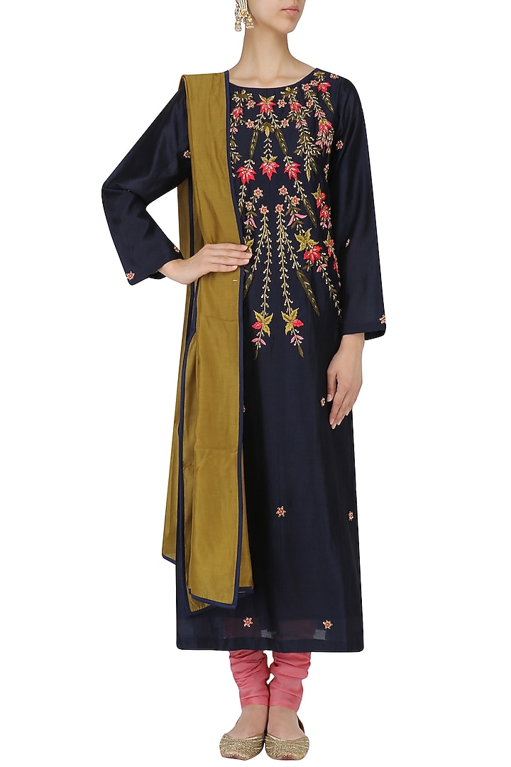 Navy and pink embroidered A line kurta set available only at Pernia's Pop Up Shop.