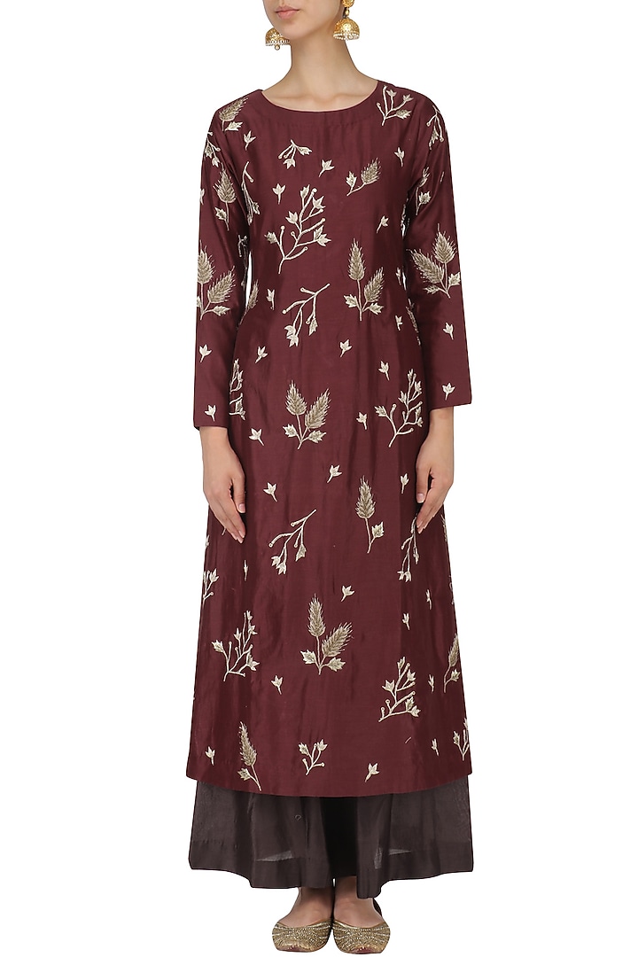 Maroon and brown floral embroidered kurta set available only at Pernia's Pop Up Shop.