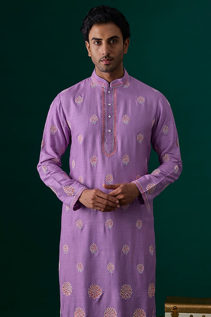 Lilac Tussar Hand & Machine Embroidered Kurta Set by SAMMOHAN at Pernia's Pop Up Shop