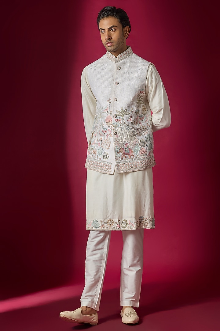 Off-White Raw Silk Resham Embroidered Bundi Jacket Set by SAMMOHAN at Pernia's Pop Up Shop