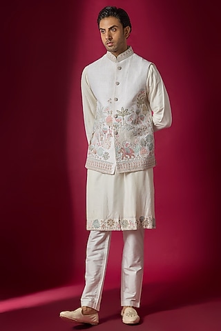 Off-White Raw Silk Resham Embroidered Bundi Jacket Set by SAMMOHAN