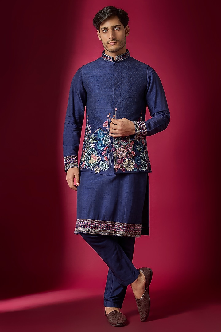 Navy Blue Raw Silk Resham Embroidered Bundi Jacket Set by SAMMOHAN at Pernia's Pop Up Shop