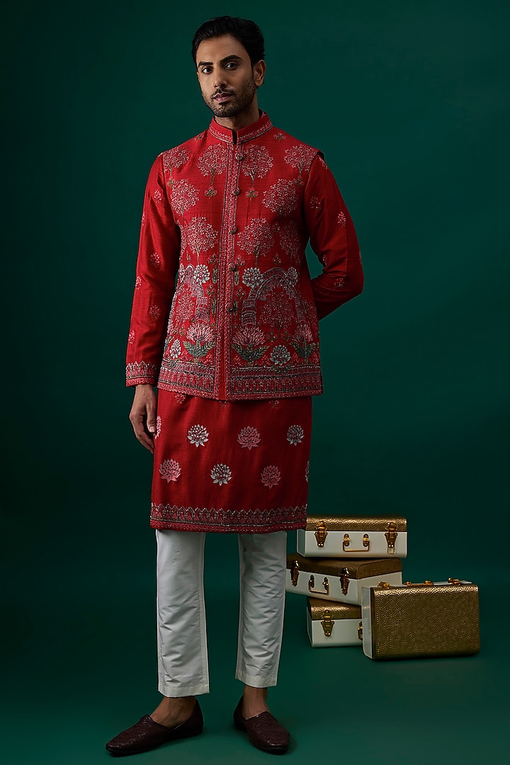 Red Raw Silk Hand & Machine Embroidered Bundi Jacket Set by SAMMOHAN at Pernia's Pop Up Shop