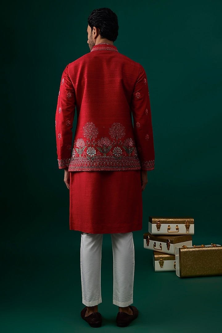 Red Raw Silk Hand & Machine Embroidered Bundi Jacket Set by SAMMOHAN at Pernia's Pop Up Shop