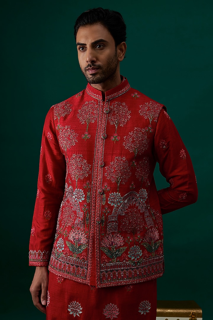 Red Raw Silk Hand & Machine Embroidered Bundi Jacket Set by SAMMOHAN at Pernia's Pop Up Shop