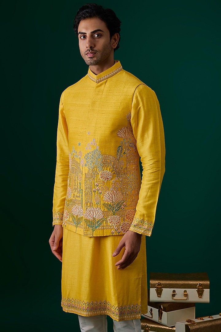 Yellow Raw Silk Hand & Machine Embroidered Bundi Jacket Set by SAMMOHAN at Pernia's Pop Up Shop