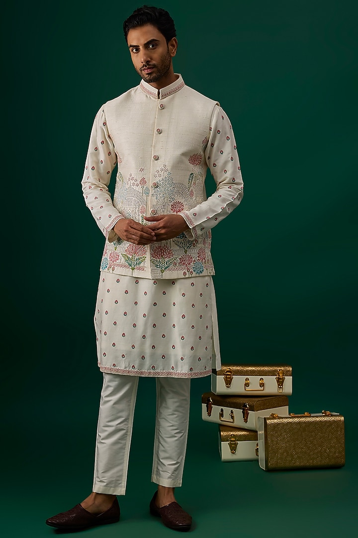 Off-White Raw Silk Resham Embroidered Bundi Jacket Set by SAMMOHAN at Pernia's Pop Up Shop