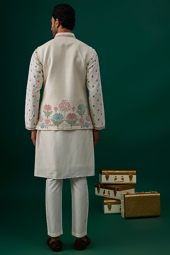 Off-White Raw Silk Resham Embroidered Bundi Jacket Set by SAMMOHAN at Pernia's Pop Up Shop