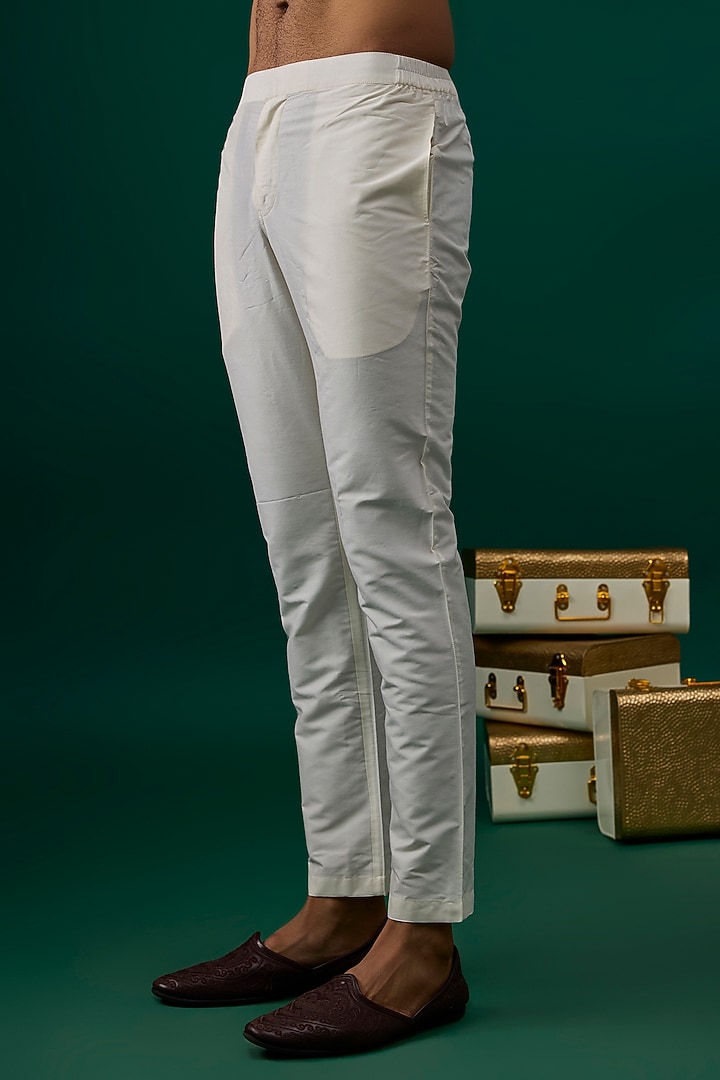 Off-White Raw Silk Resham Embroidered Bundi Jacket Set by SAMMOHAN at Pernia's Pop Up Shop