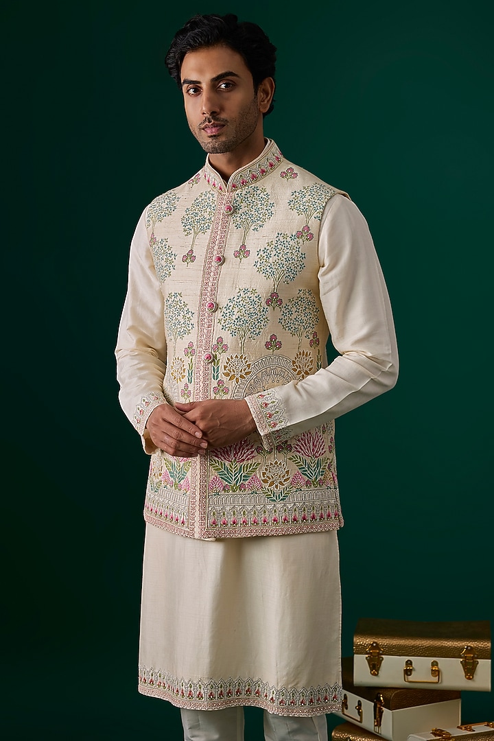 Off-White Raw Silk Hand & Machine Embroidered Bundi Jacket Set by SAMMOHAN at Pernia's Pop Up Shop