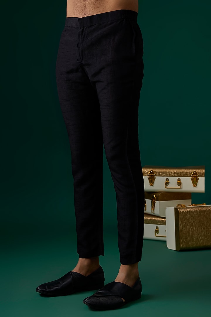 Black Raw Silk Hand & Machine Embroidered Bundi Jacket Set by SAMMOHAN at Pernia's Pop Up Shop