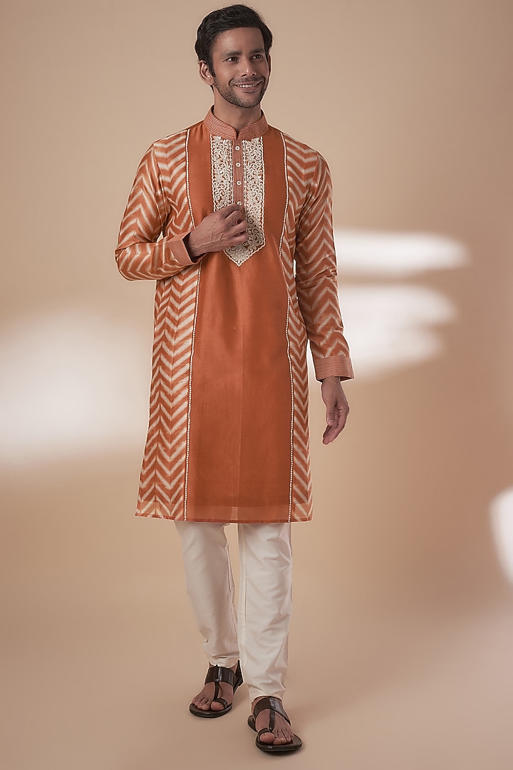 Peach Chanderi Tie-Dye & Hand Embroidered Kurta Set by SAMMOHAN at Pernia's Pop Up Shop