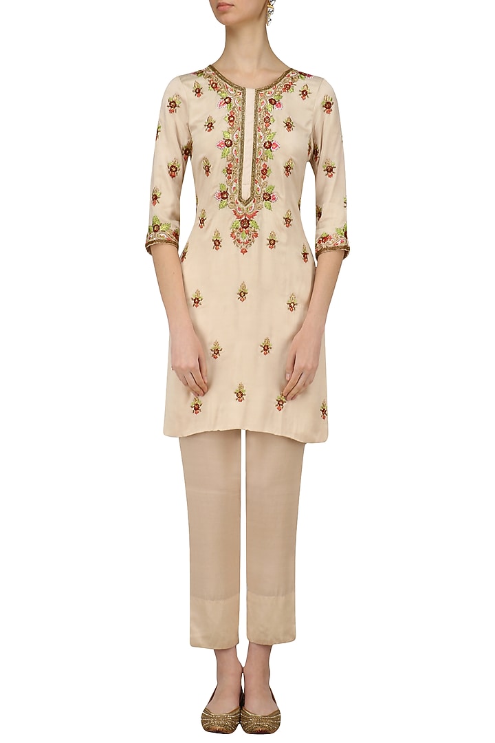 Cream and gold thread embroidered kurta and pants set available only at Pernia's Pop Up Shop.