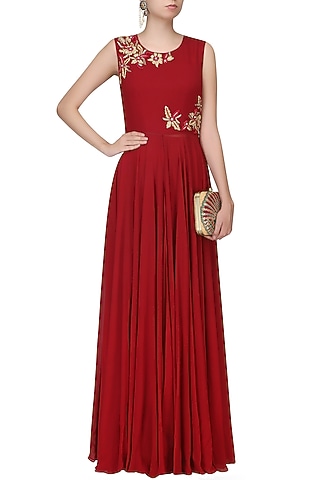 Burgundy and Gold Floral Embroidered Cape and Pants Set by Samatvam By Anjali Bhaskar