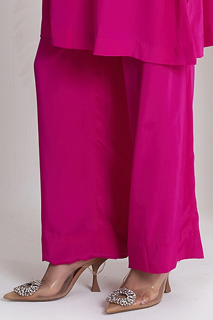 Fuchsia Rasgulla Crepe Mirror Work Short Kurta Set by Siyona By Ankurita at Pernia's Pop Up Shop