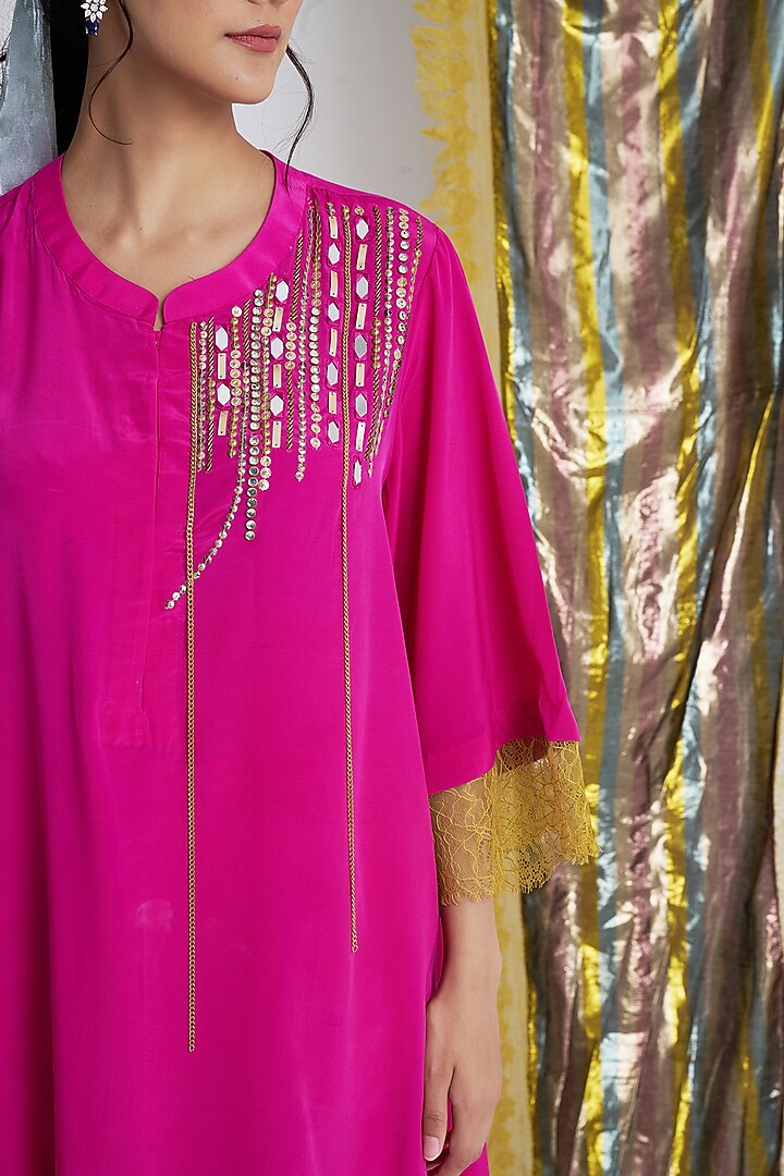 Fuchsia Rasgulla Crepe Mirror Work Short Kurta Set by Siyona By Ankurita at Pernia's Pop Up Shop