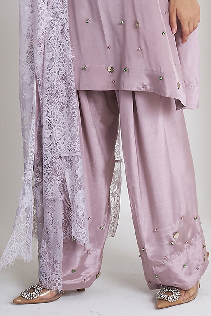 Mauve Rasgulla Crepe Crystal Embroidered Kurta Set by Siyona By Ankurita at Pernia's Pop Up Shop