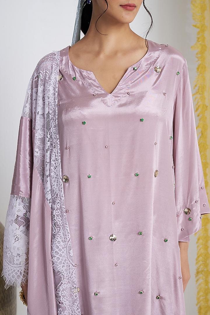Mauve Rasgulla Crepe Crystal Embroidered Kurta Set by Siyona By Ankurita at Pernia's Pop Up Shop