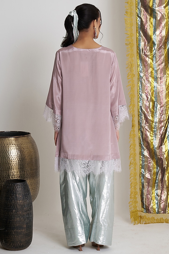 Mauve Rasgulla Crepe Mirror Work Short Kurta Set by Siyona By Ankurita at Pernia's Pop Up Shop